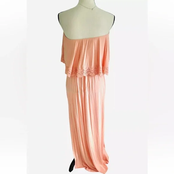 NWT Forever 21 Strapless Maxi Dress Size: Medium - Picture 2 of 4